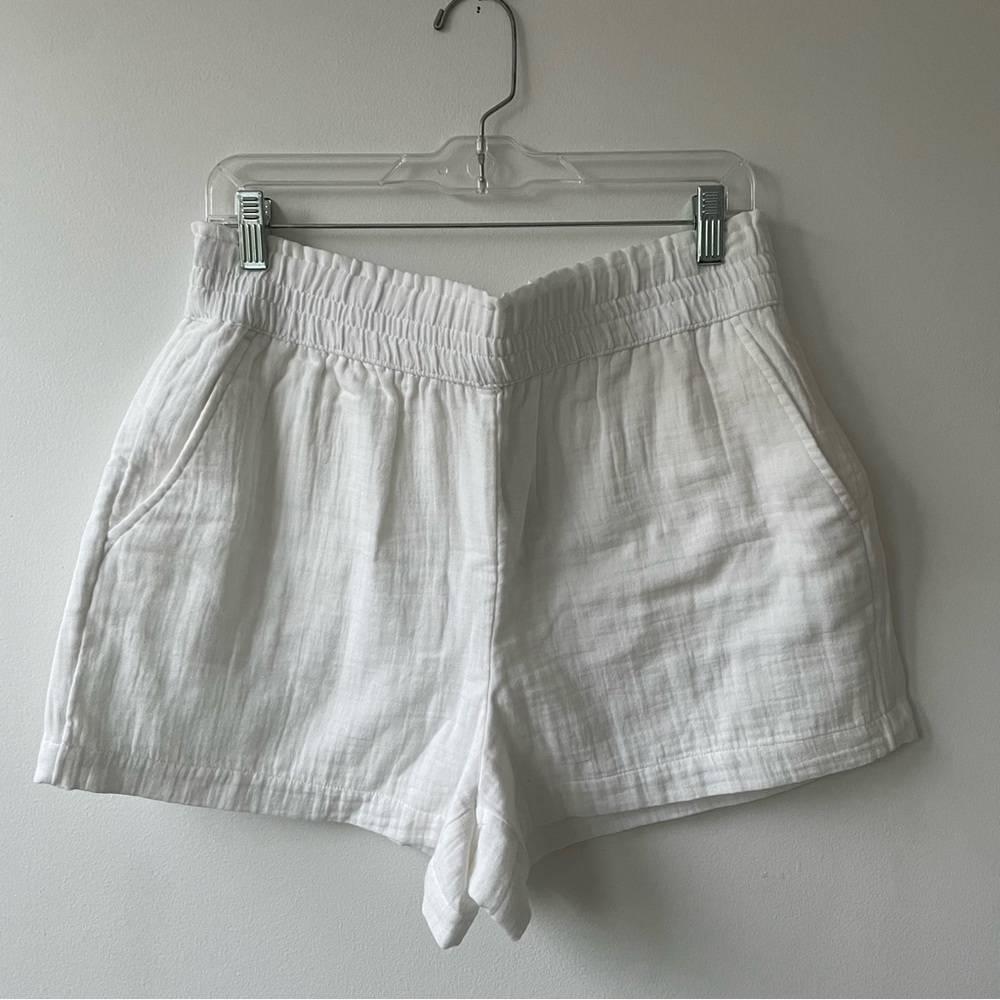NWT White Gauze Elastic Short